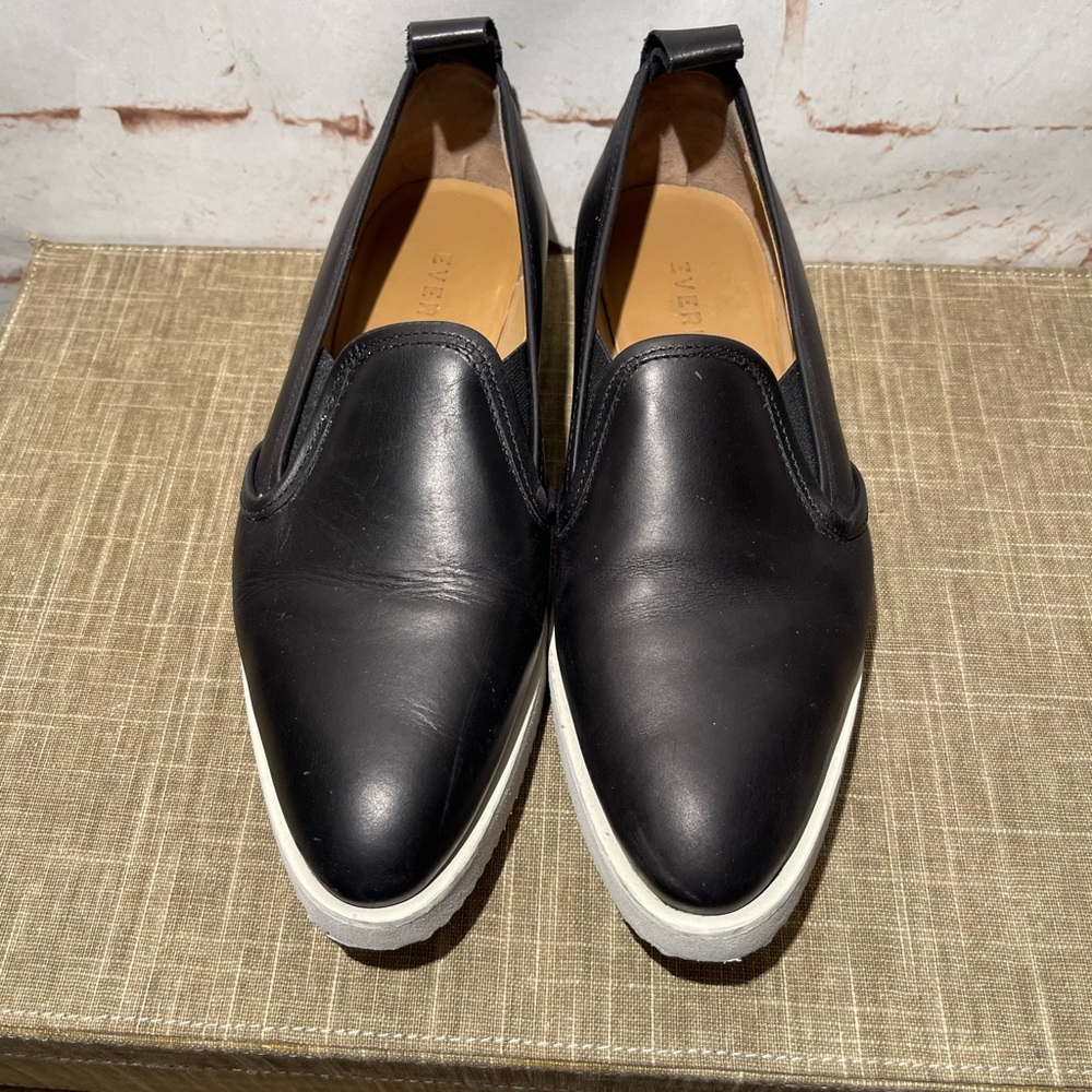 Everlane Street Slip On Almond Toe Flat Loafer 9 Black Leather GUC - Picture 2 of 7